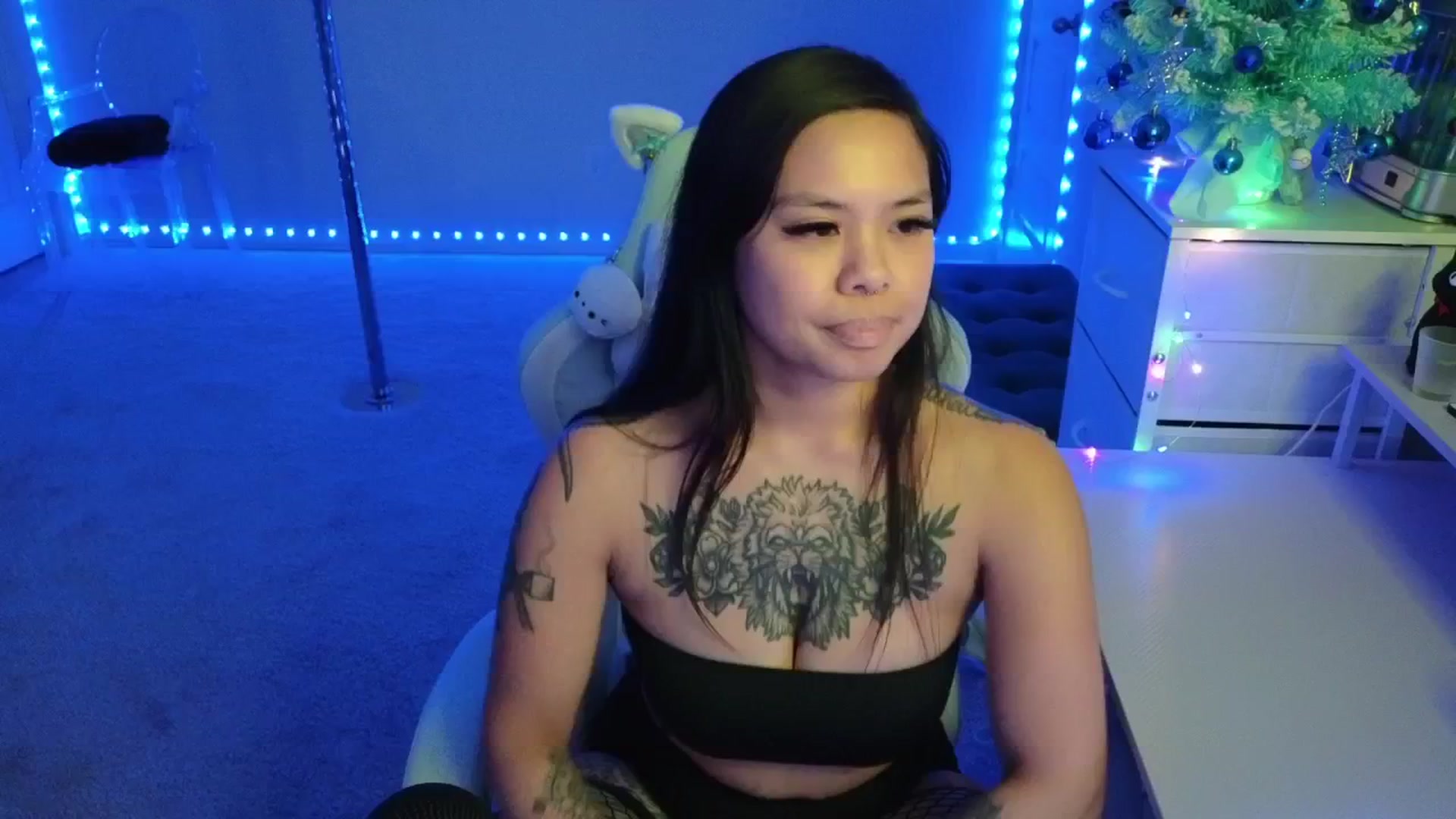 dolllface video thumbnail