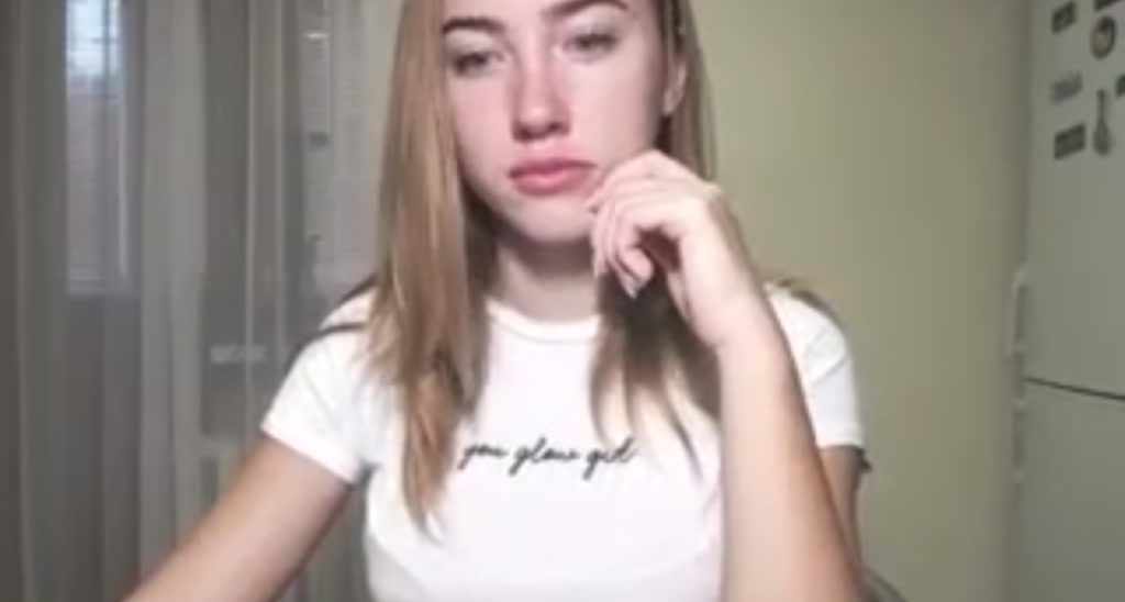 Ellie_18_ video thumbnail