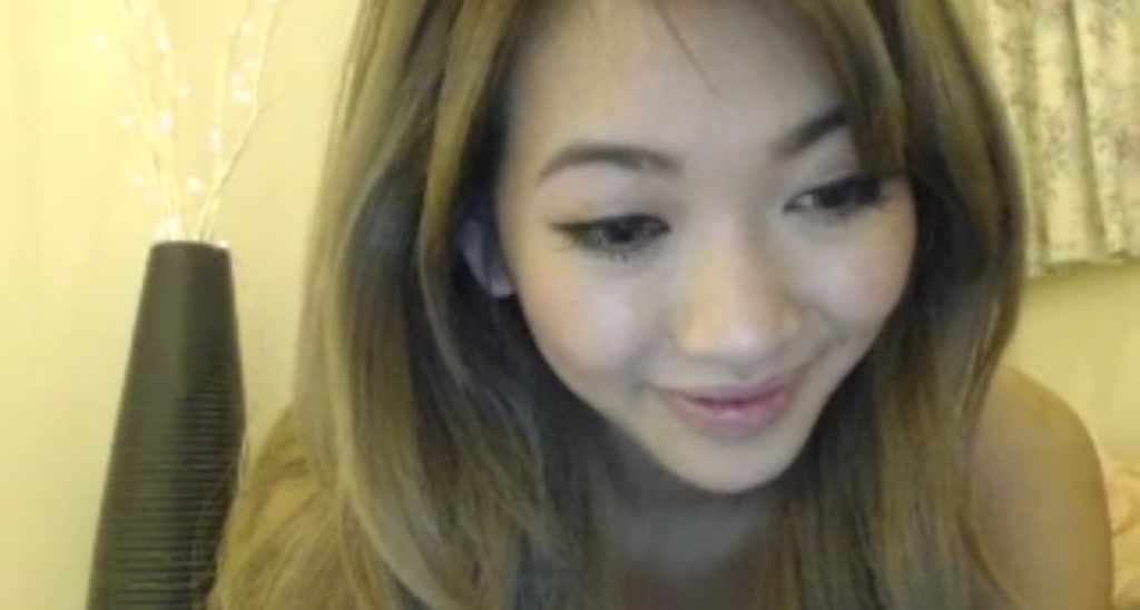 MissReinaT video thumbnail