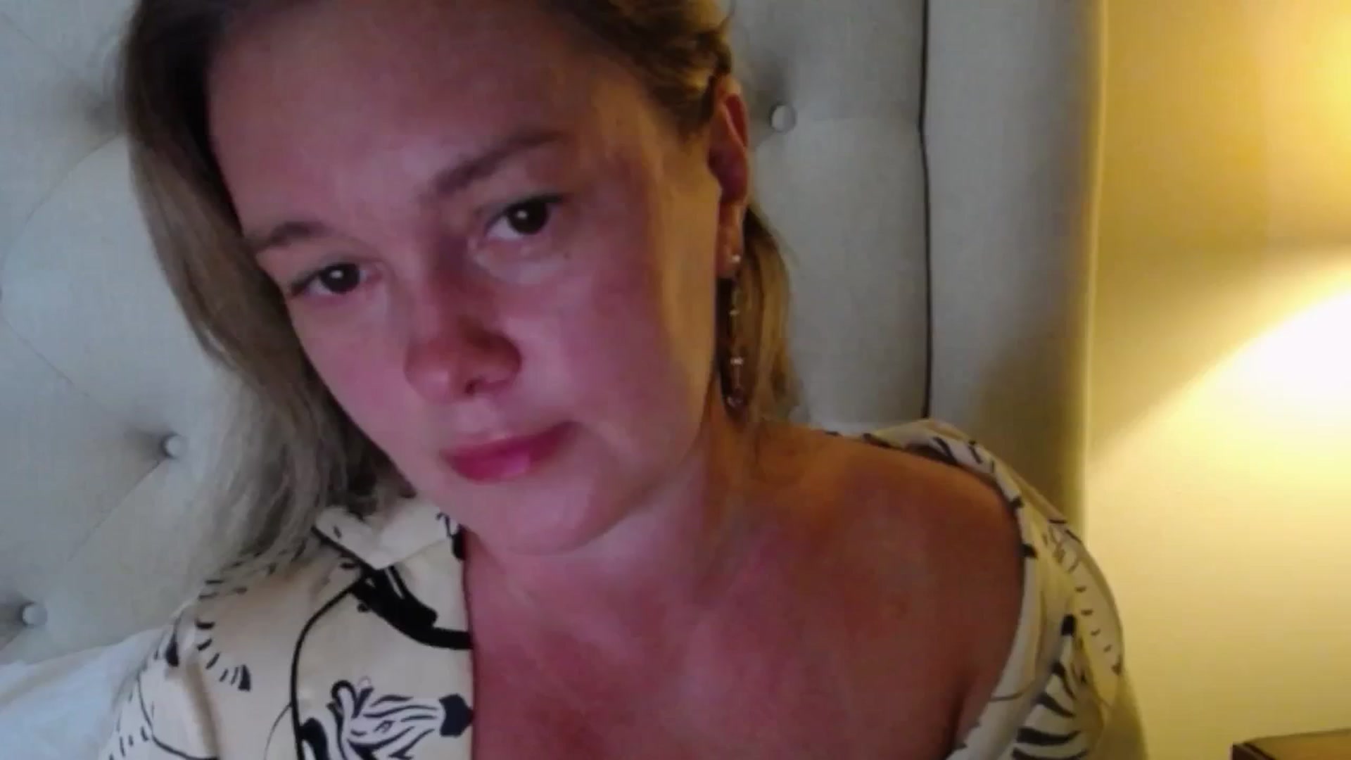 J0llye video thumbnail