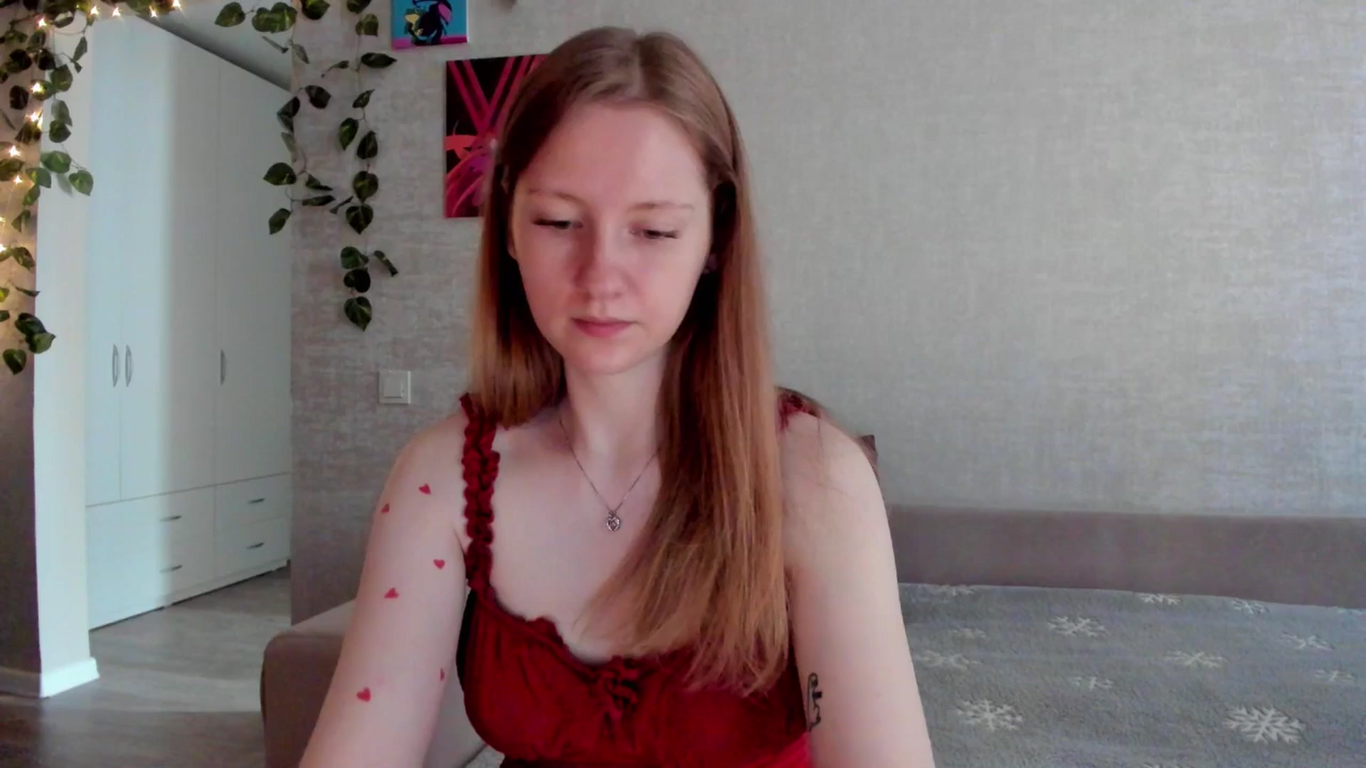 mnialice video thumbnail