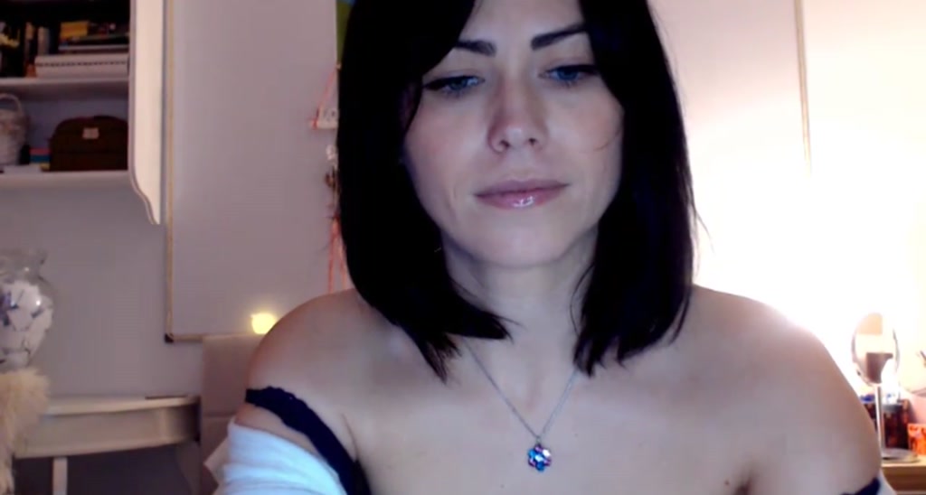 Ami_White video thumbnail