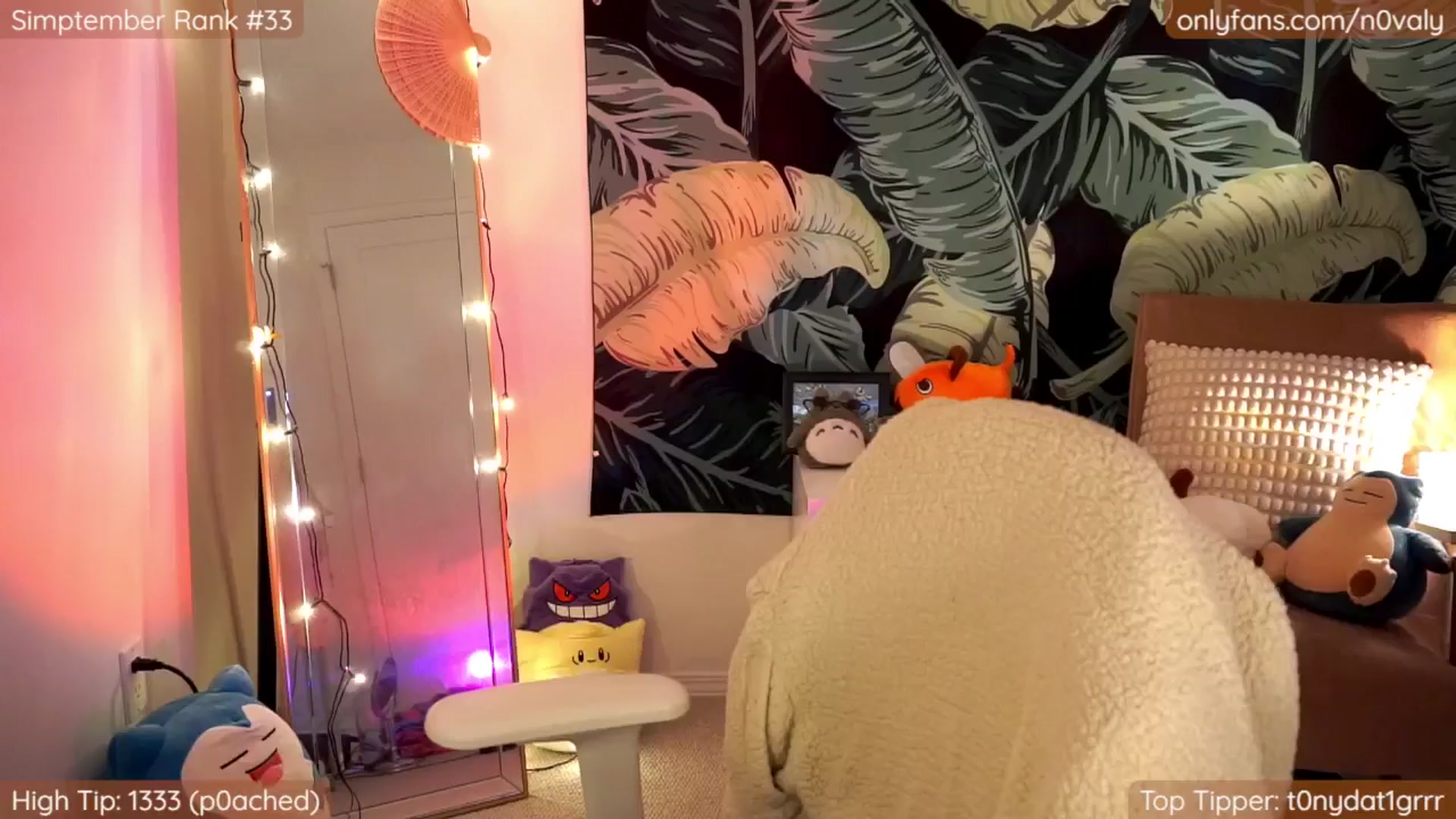N0valy video thumbnail
