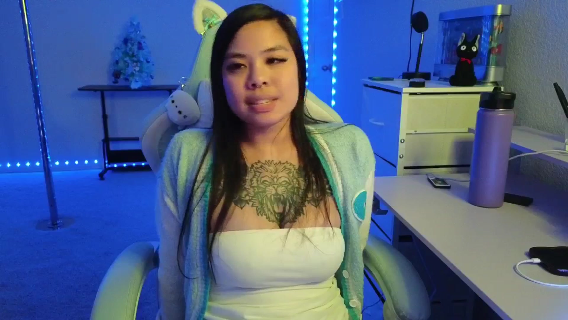 dolllface video thumbnail