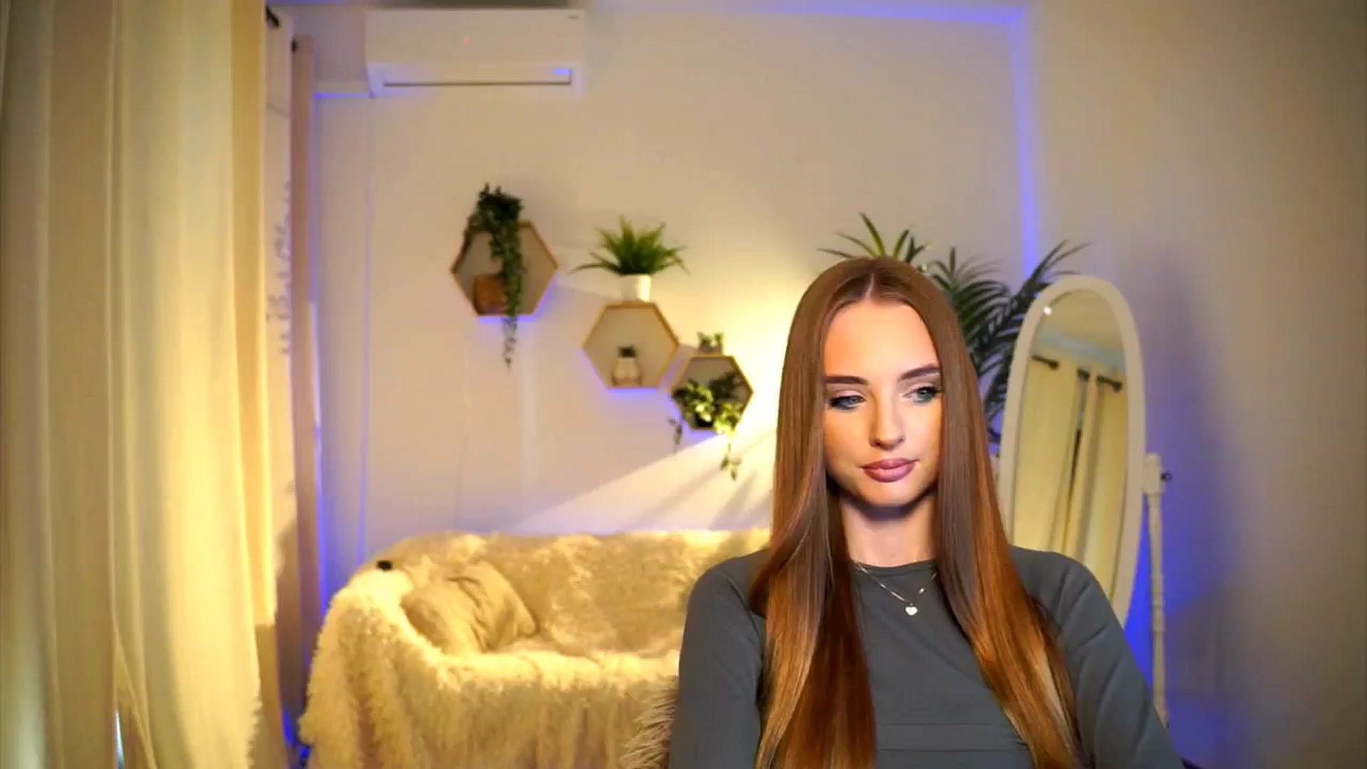 petitegonwild video thumbnail