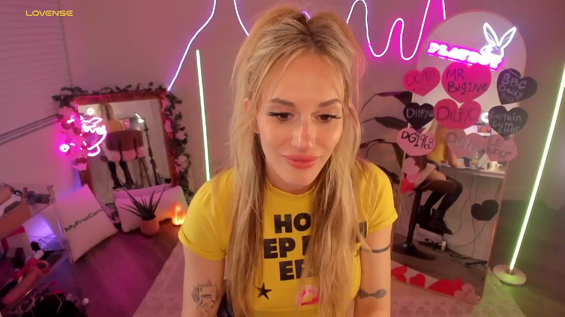 LillieQ video thumbnail