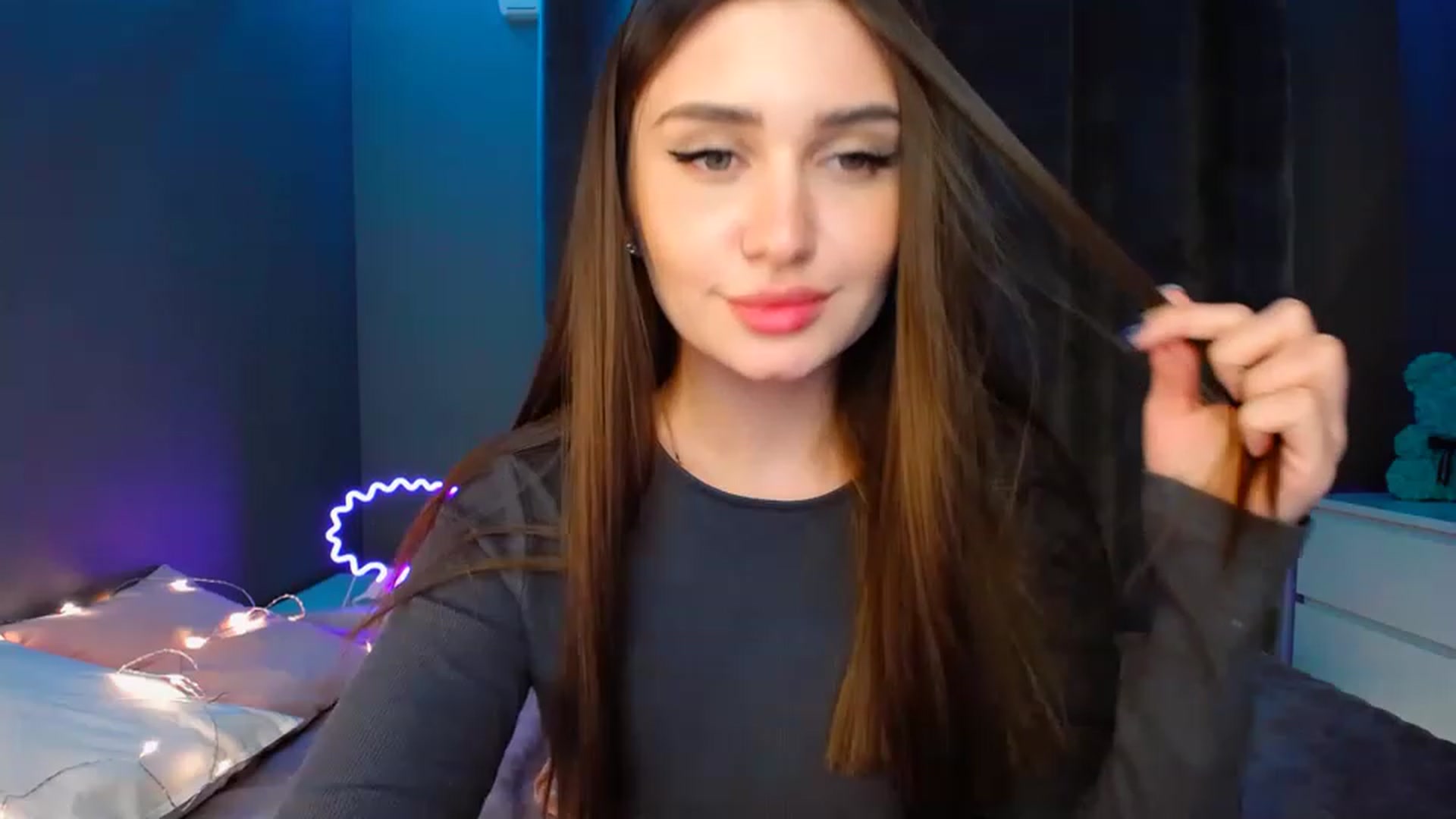 DollGlamourr video thumbnail