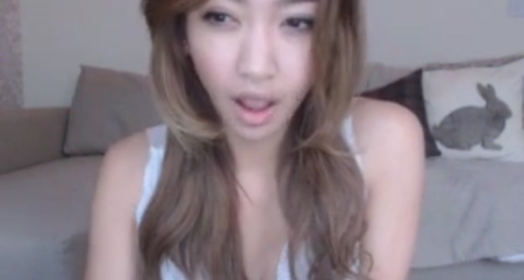MissReinaT video thumbnail