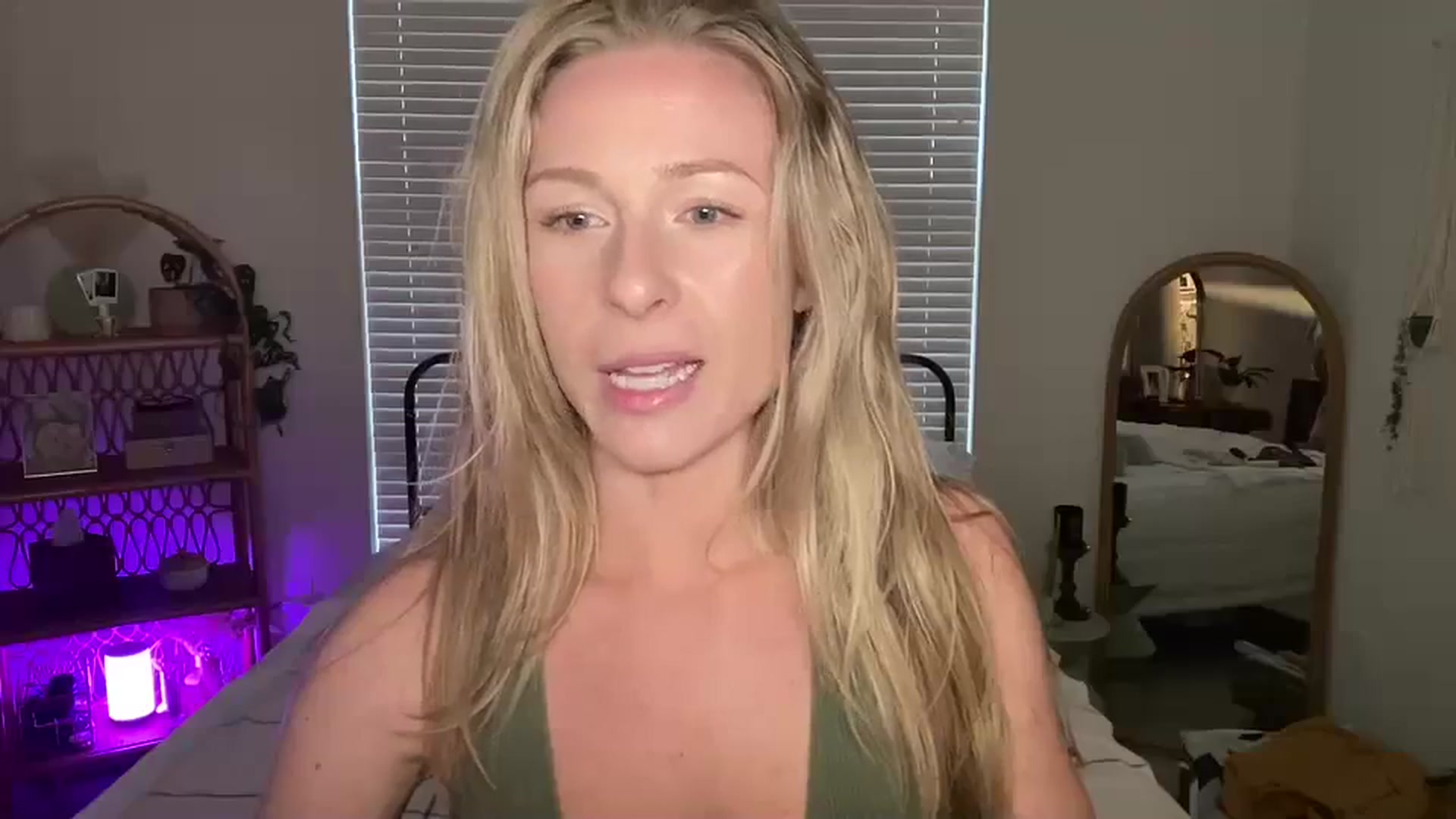 ZoeyLee94 video thumbnail