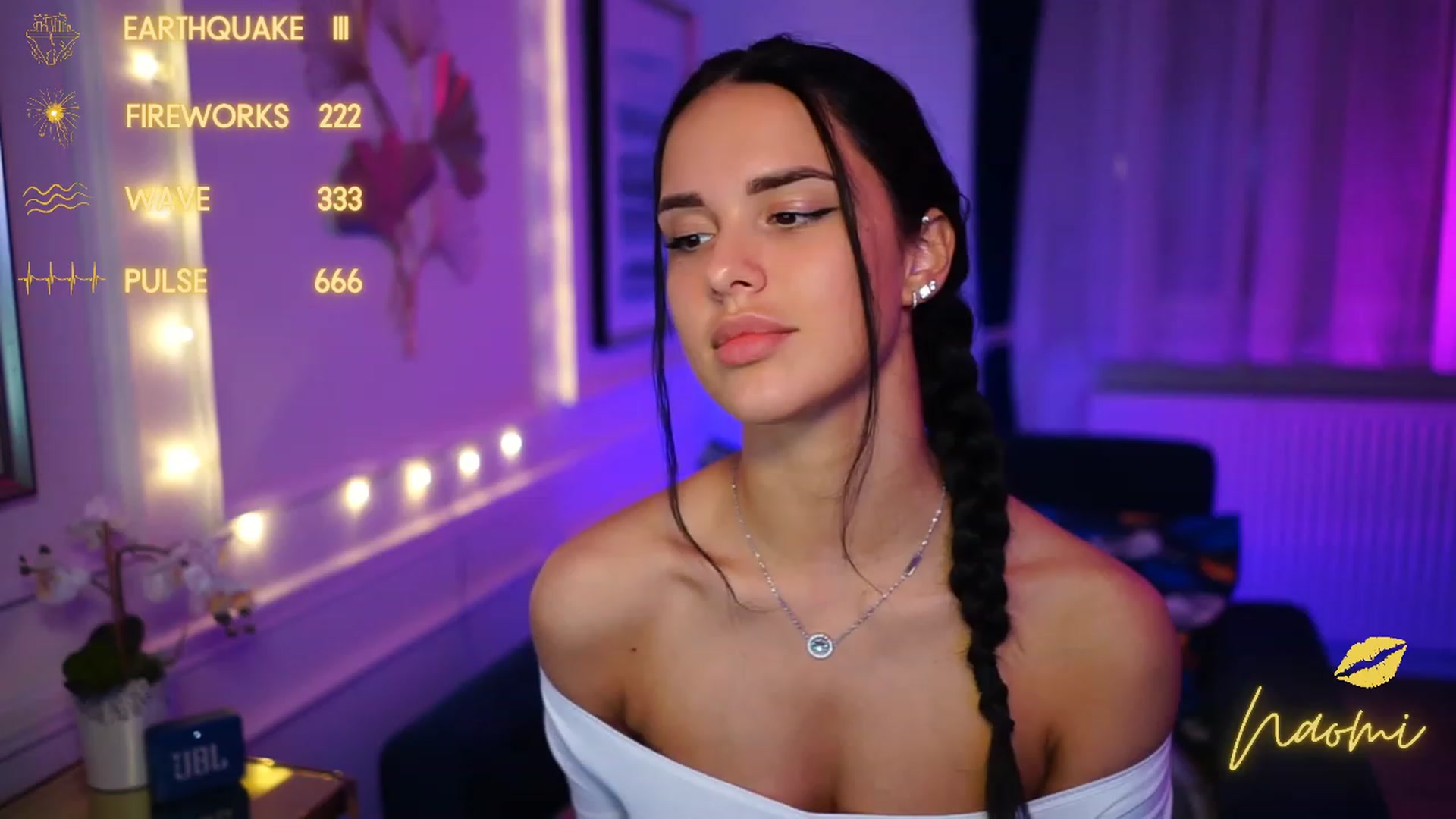 cinnabellee video thumbnail
