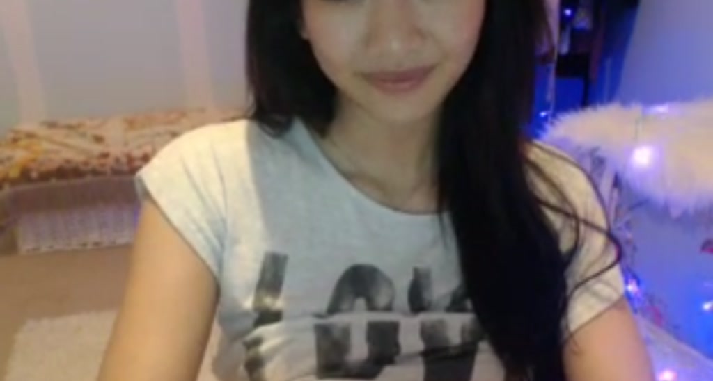 MissReinaT video thumbnail
