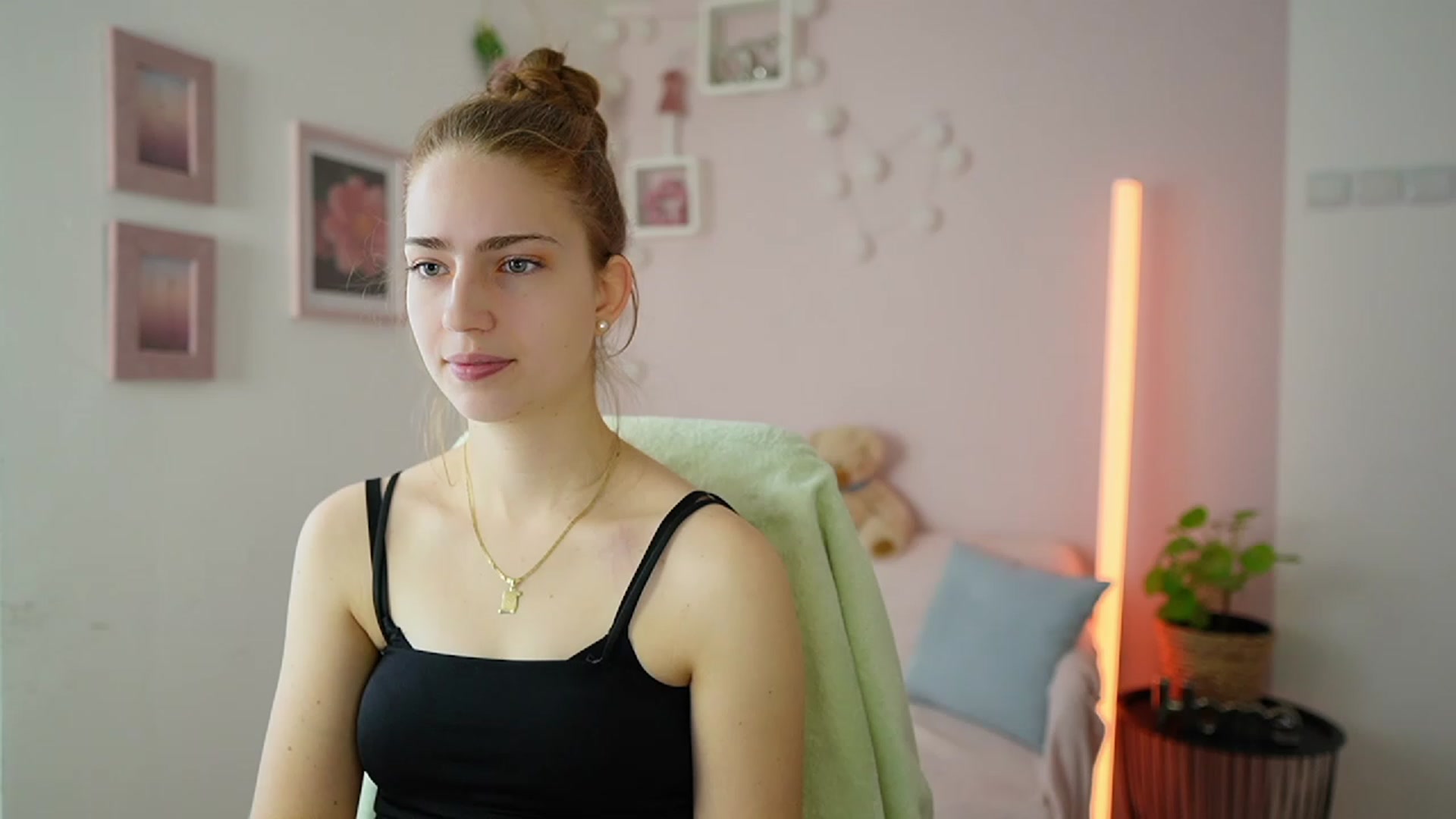 Naomi_Woods18 video thumbnail