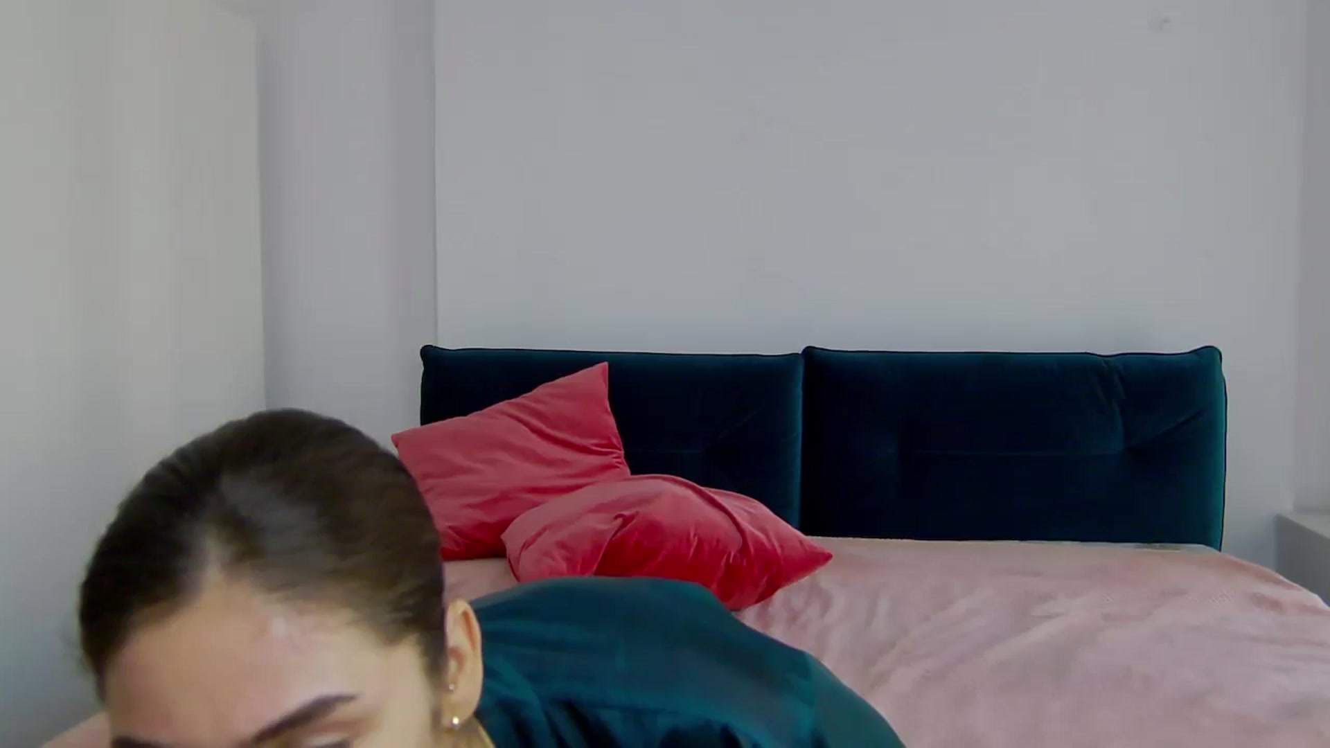 NaiaaBee video thumbnail
