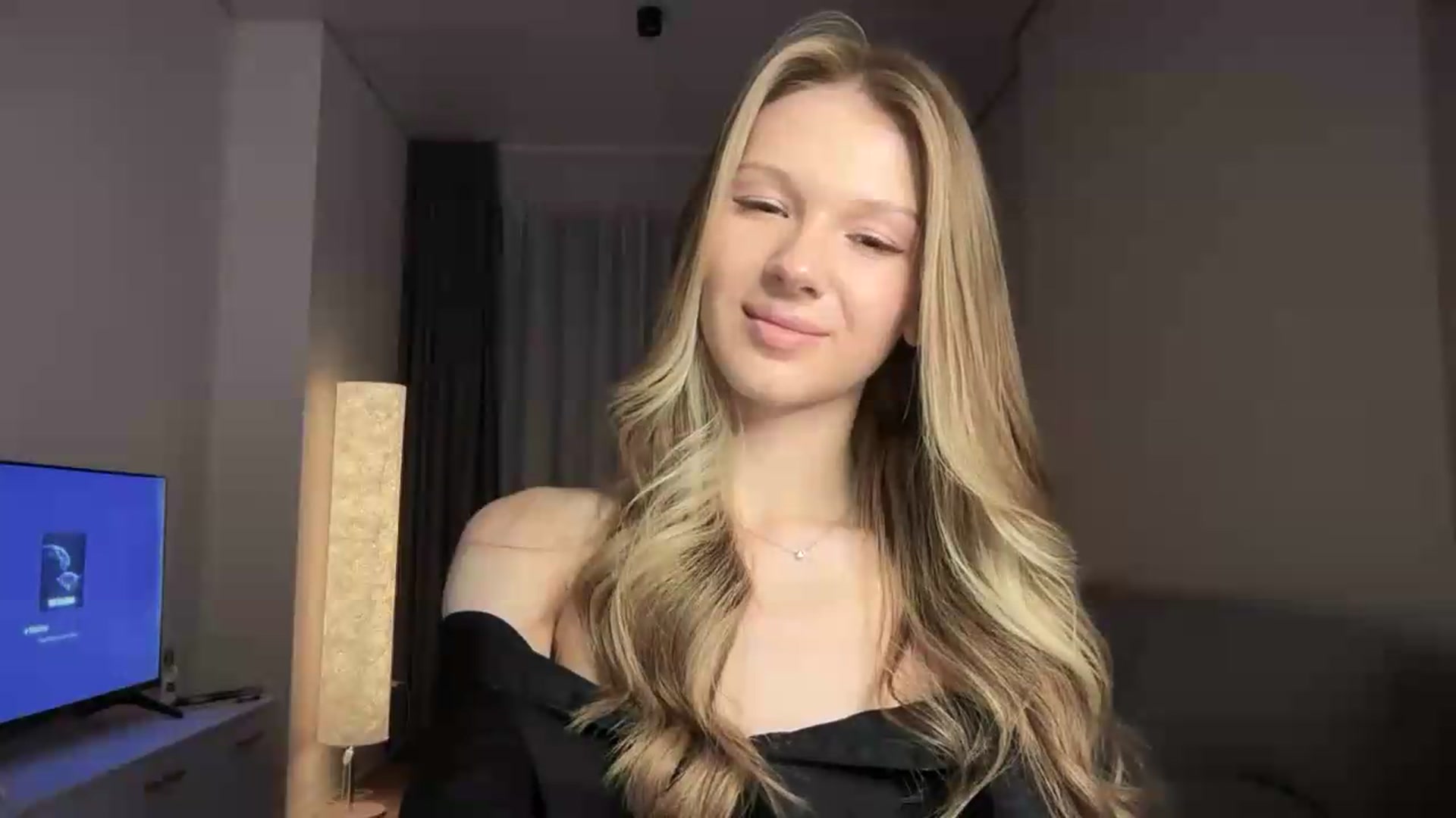 CuteBlonde video thumbnail