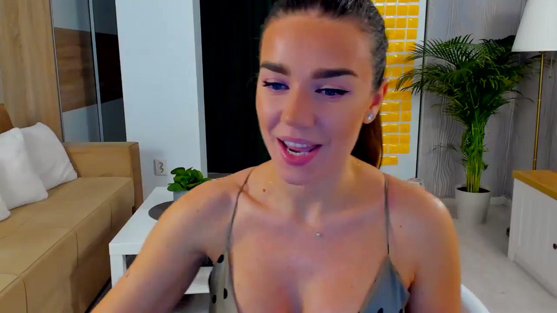 BellaaDona video thumbnail