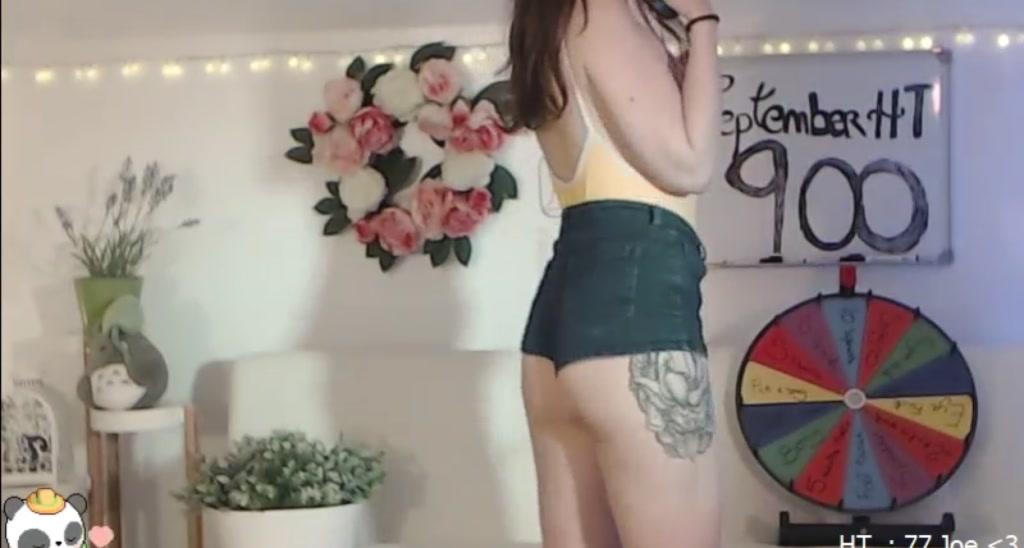 DearLilou video thumbnail