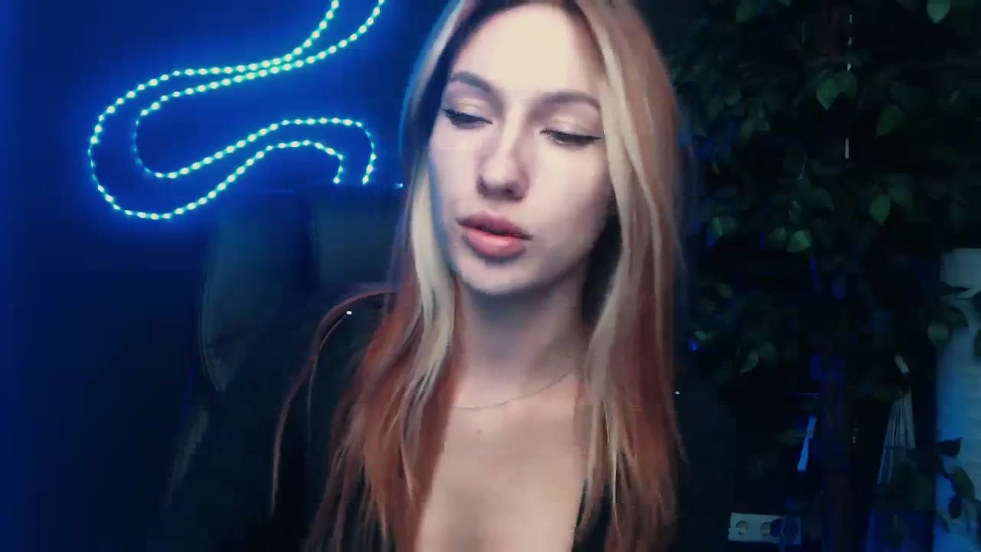 LovelyGin video thumbnail