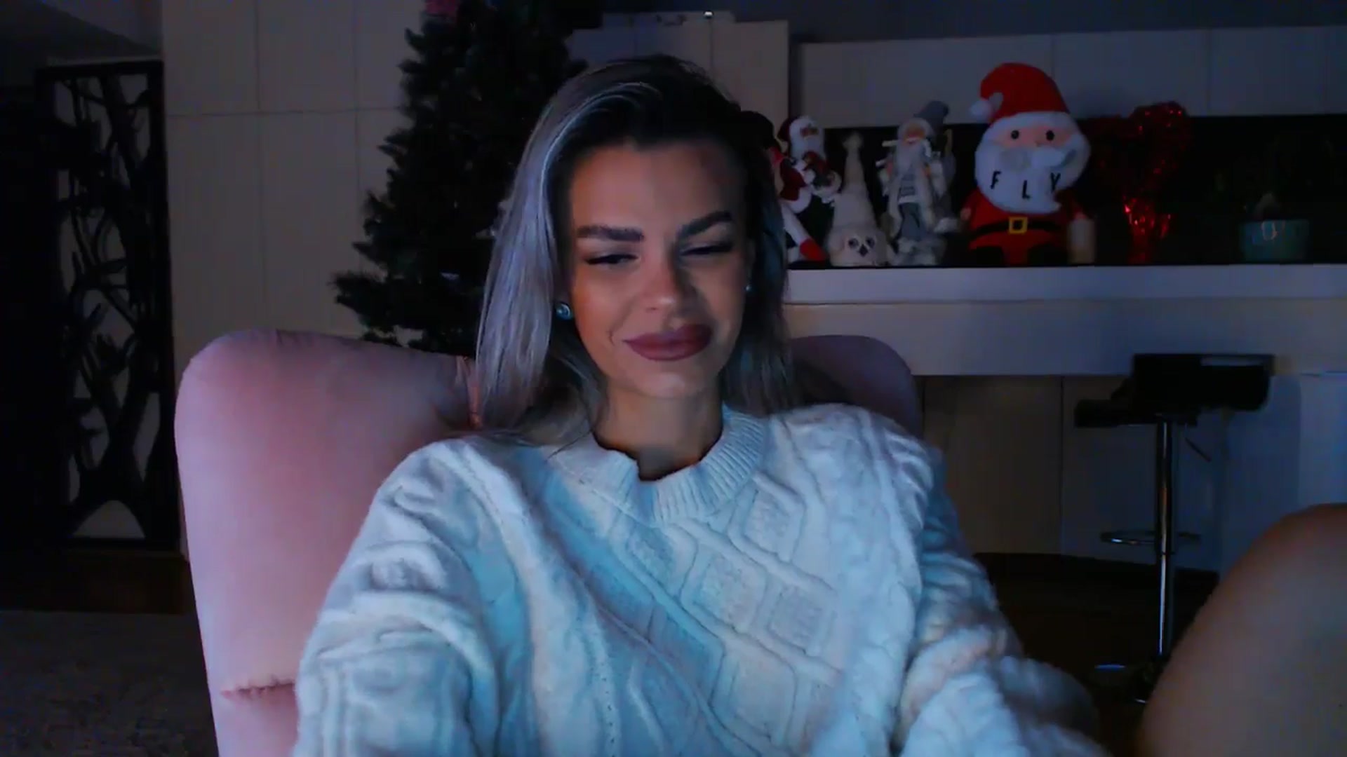 D_y_y video thumbnail