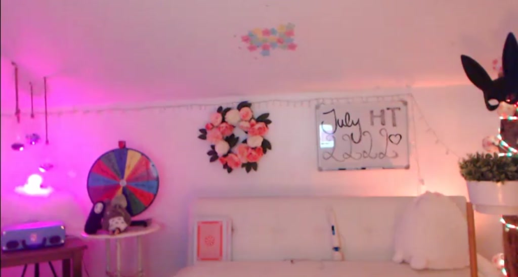 DearLilou video thumbnail
