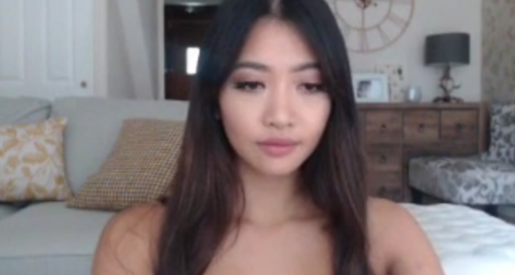 MissReinaT video thumbnail