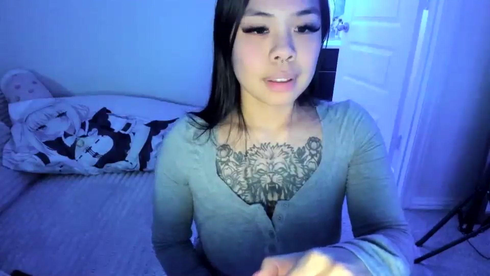 dolllface video thumbnail