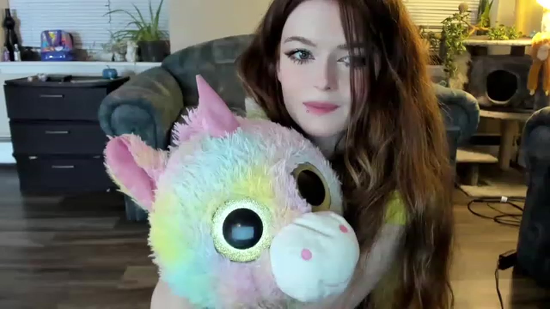 Weird_Queen video thumbnail