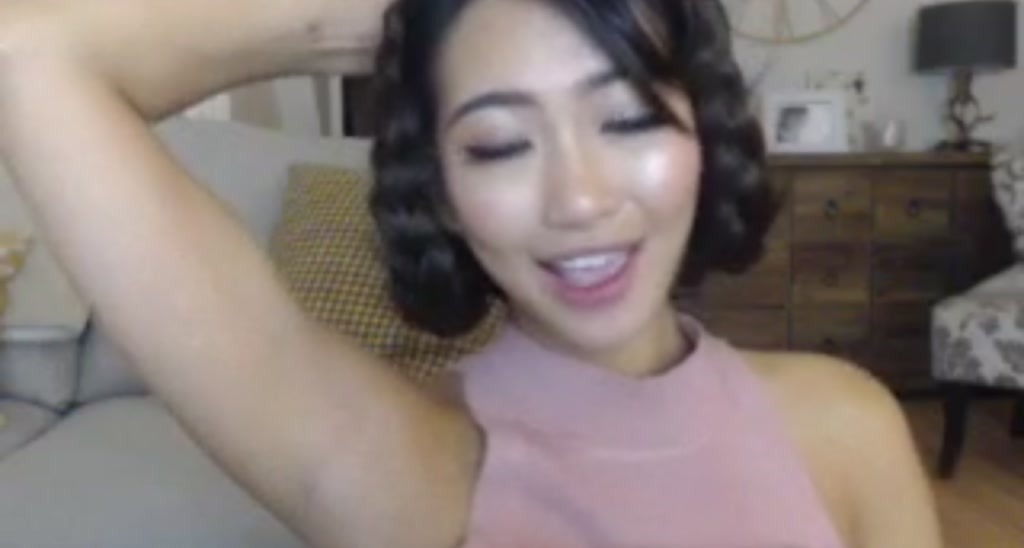 MissReinaT video thumbnail