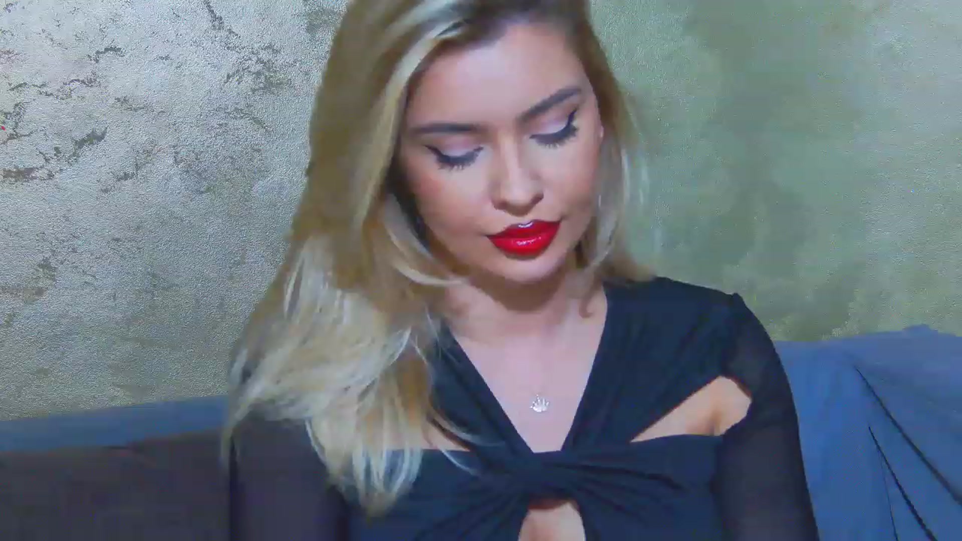 EmilyLax video thumbnail