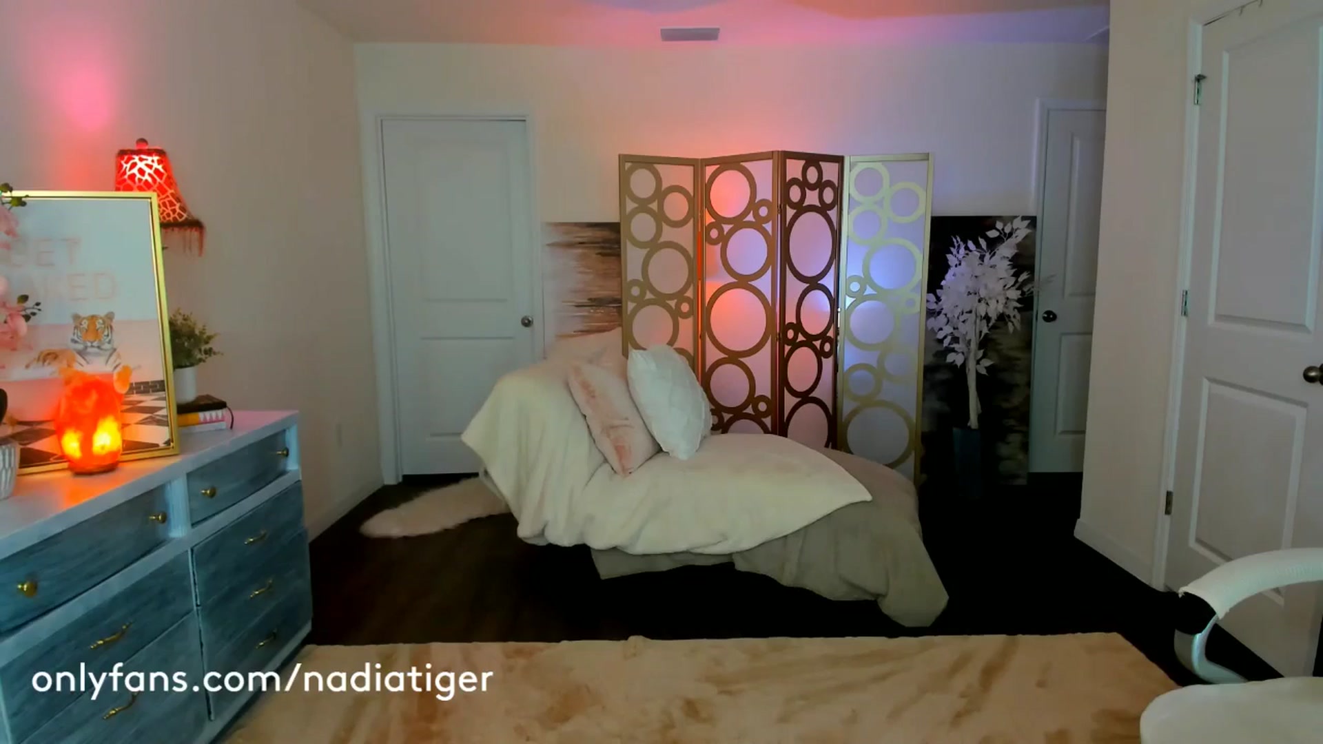 NadiaTiger video thumbnail