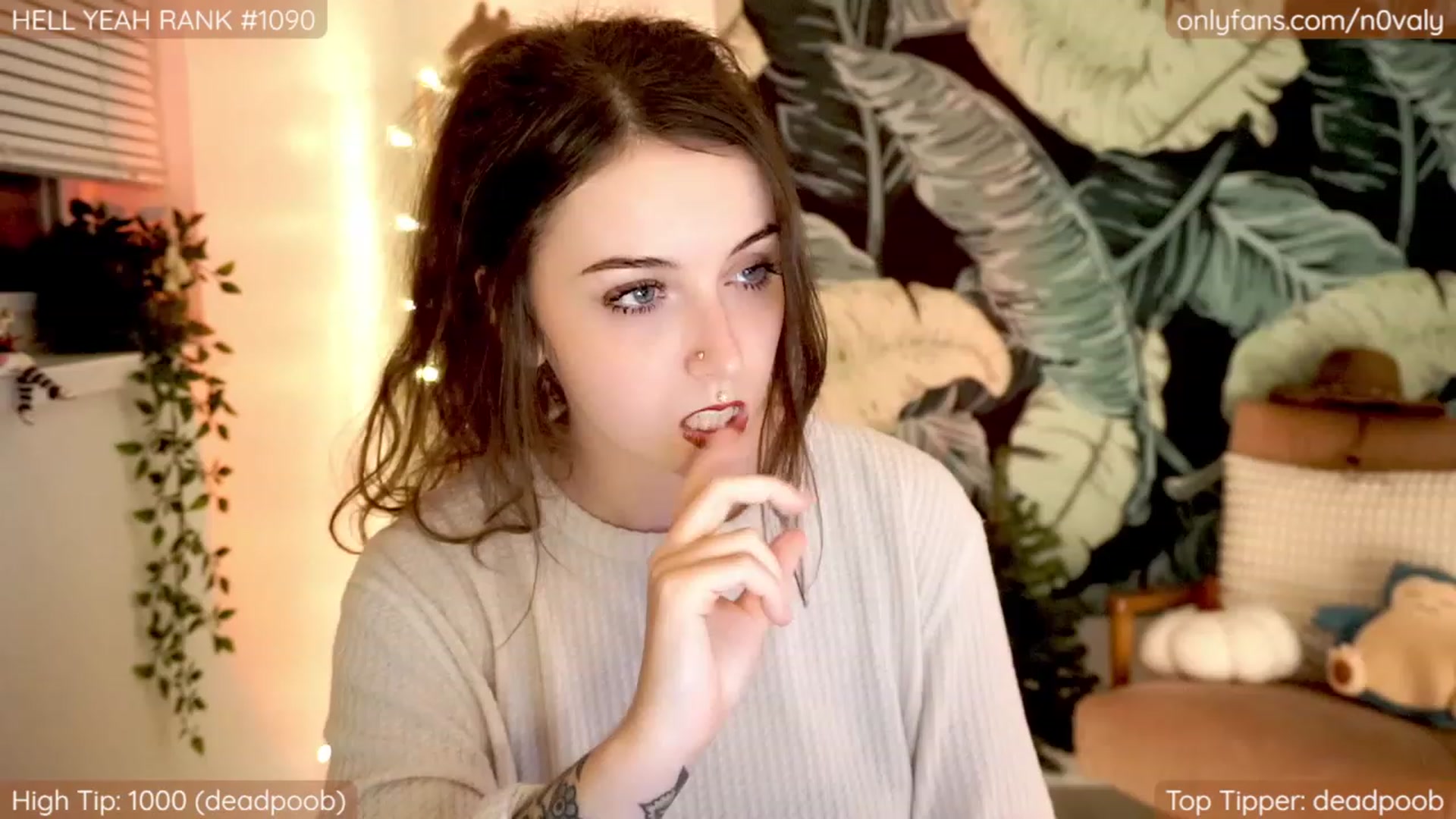 N0valy video thumbnail