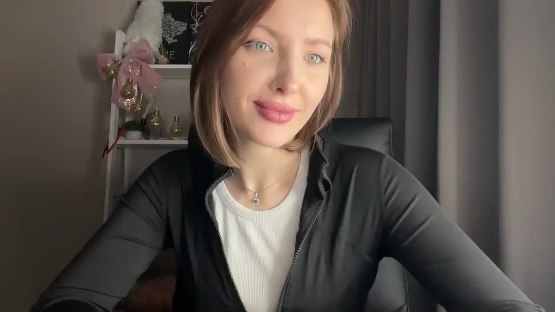 Di_Pearl video thumbnail