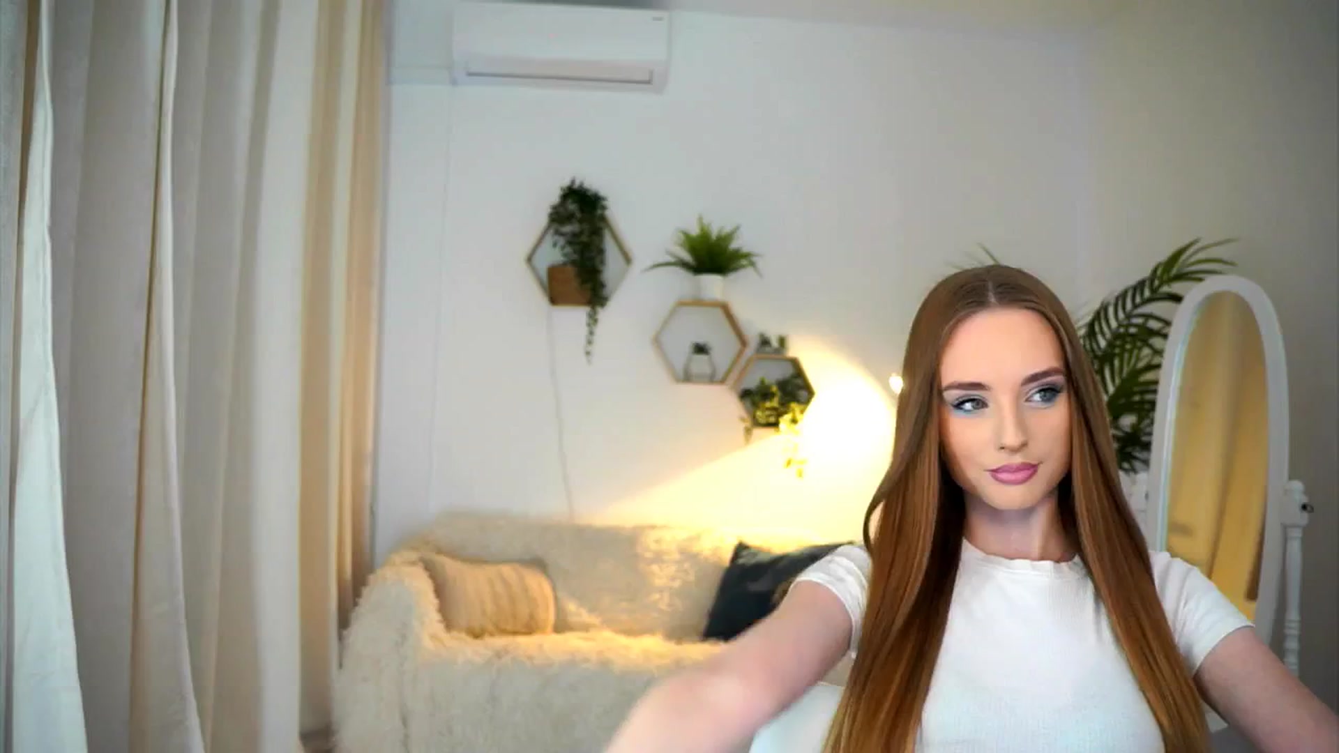 petitegonwild video thumbnail