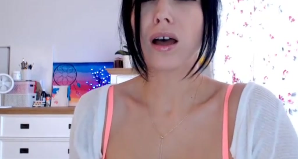 Ami_White video thumbnail