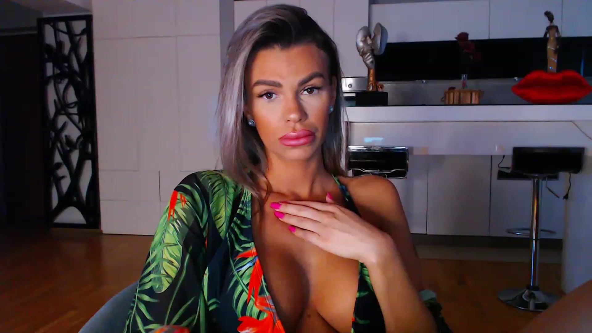 D_y_y video thumbnail