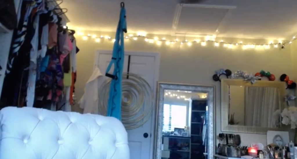 Skye_Evans_ video thumbnail