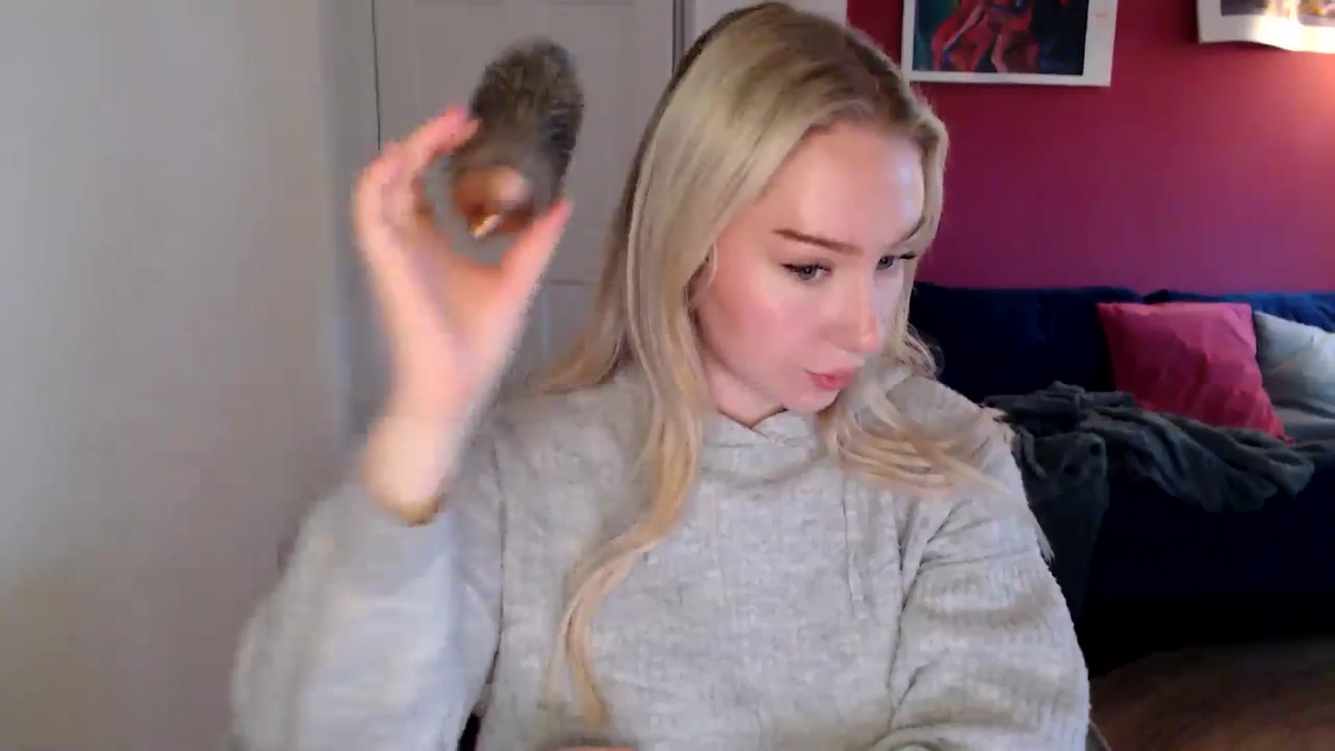 PetiteAvax video thumbnail