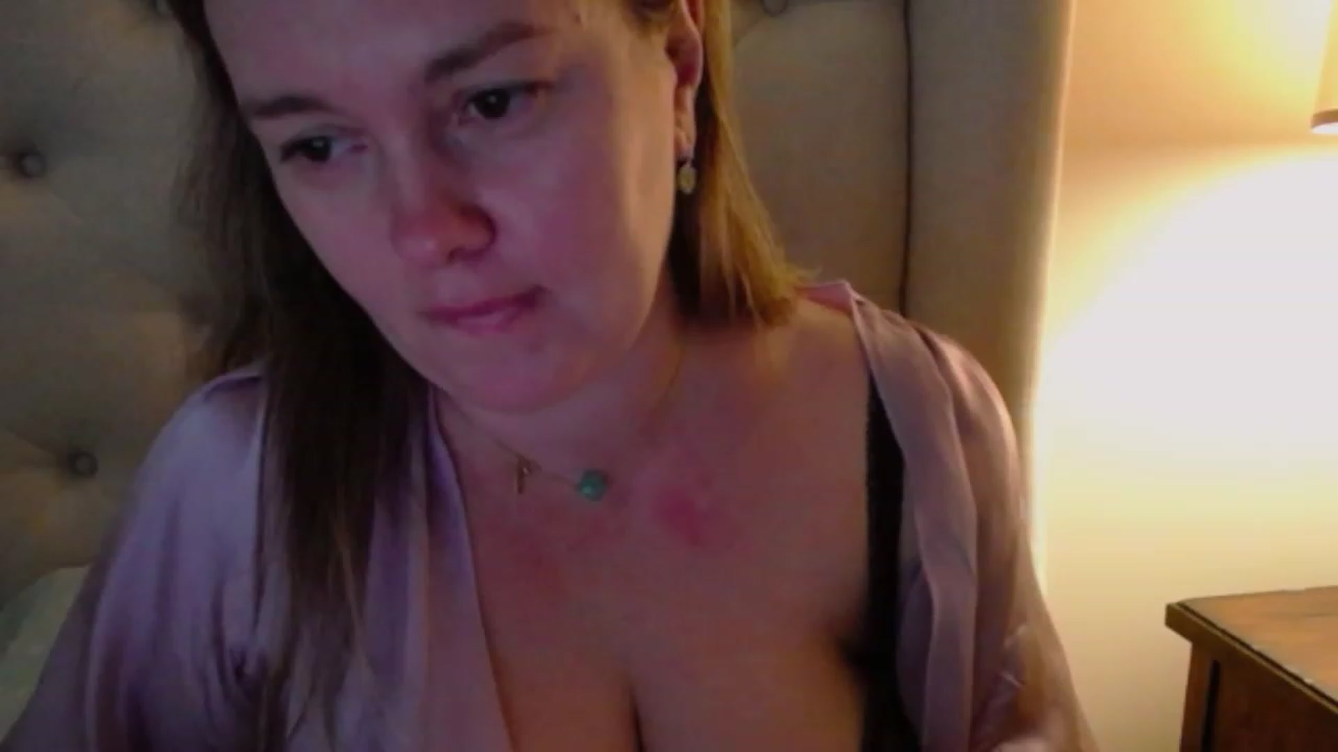 J0llye video thumbnail
