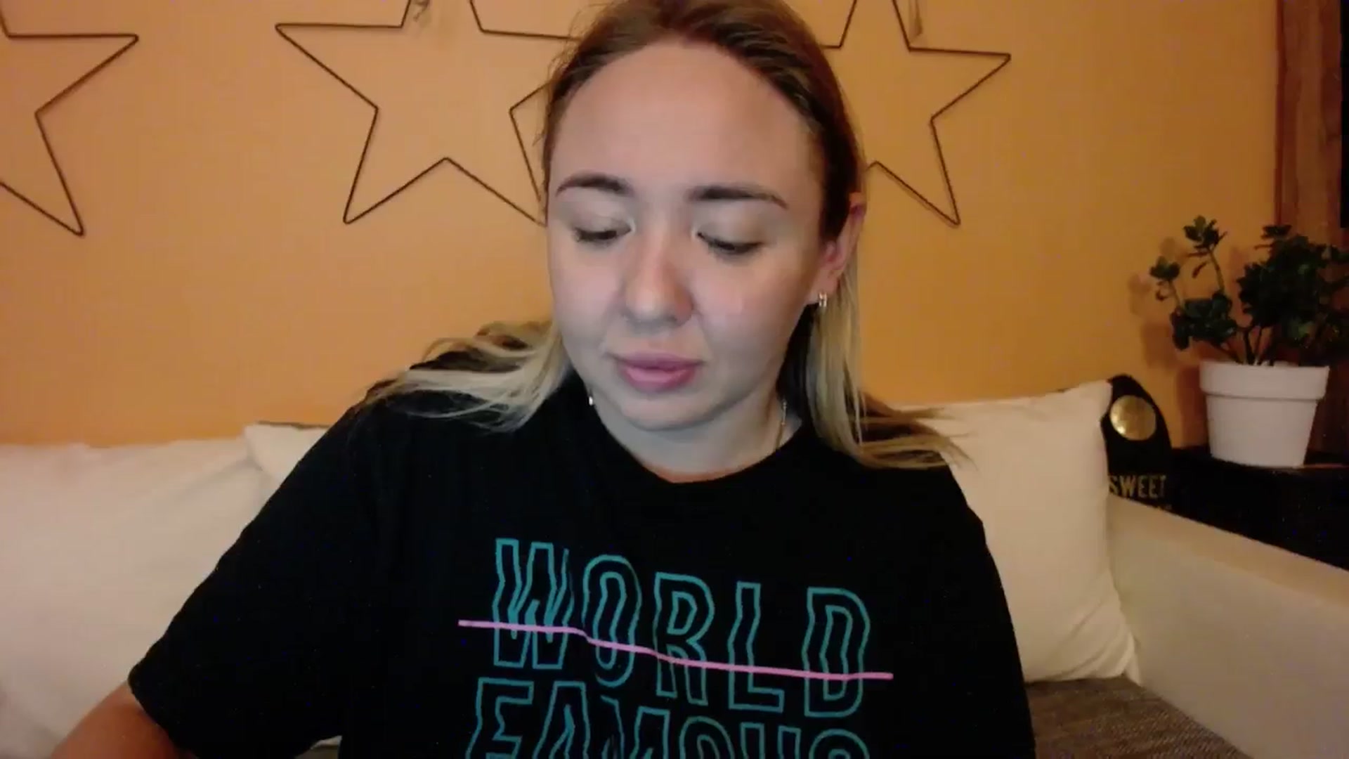 VCutiexx video thumbnail