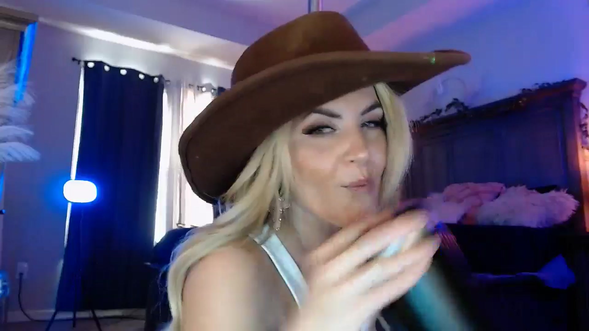 Marilyn_XO video thumbnail