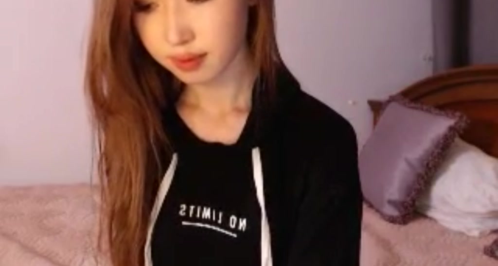HoneySue video thumbnail