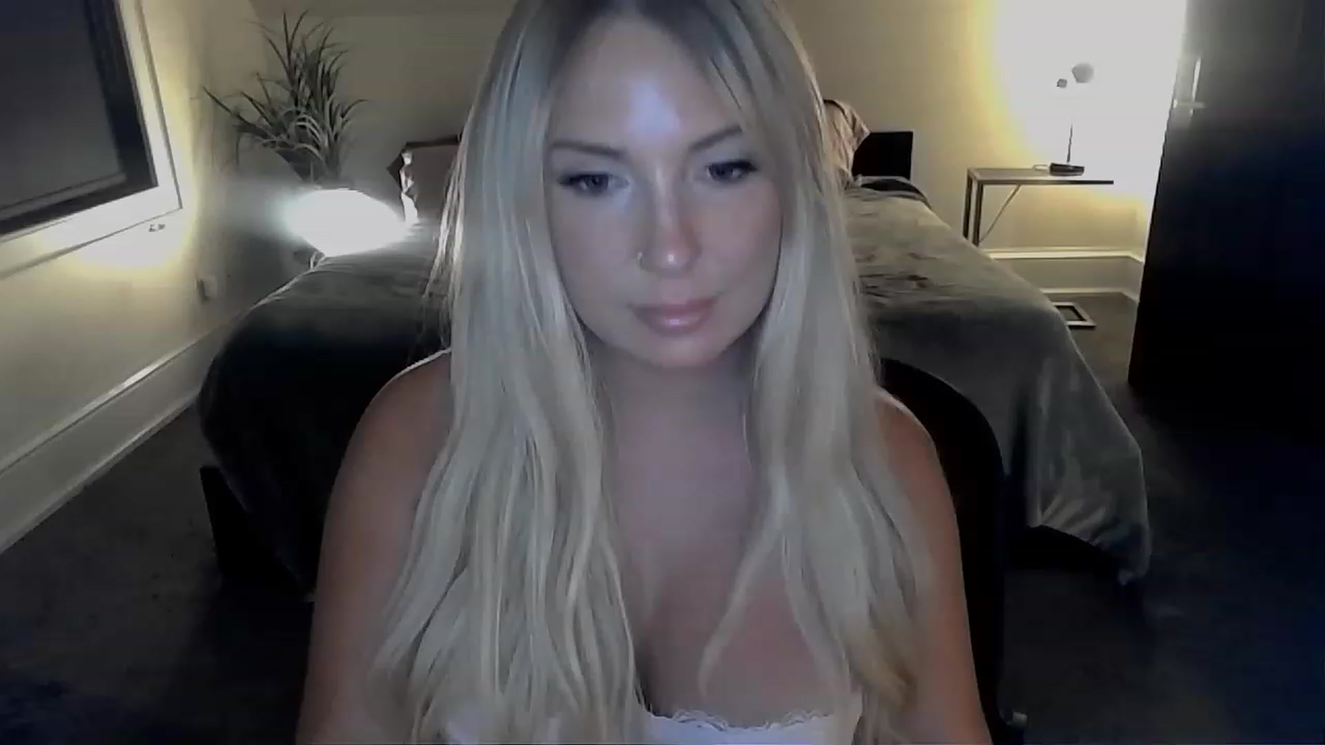 xx_scarlett video thumbnail