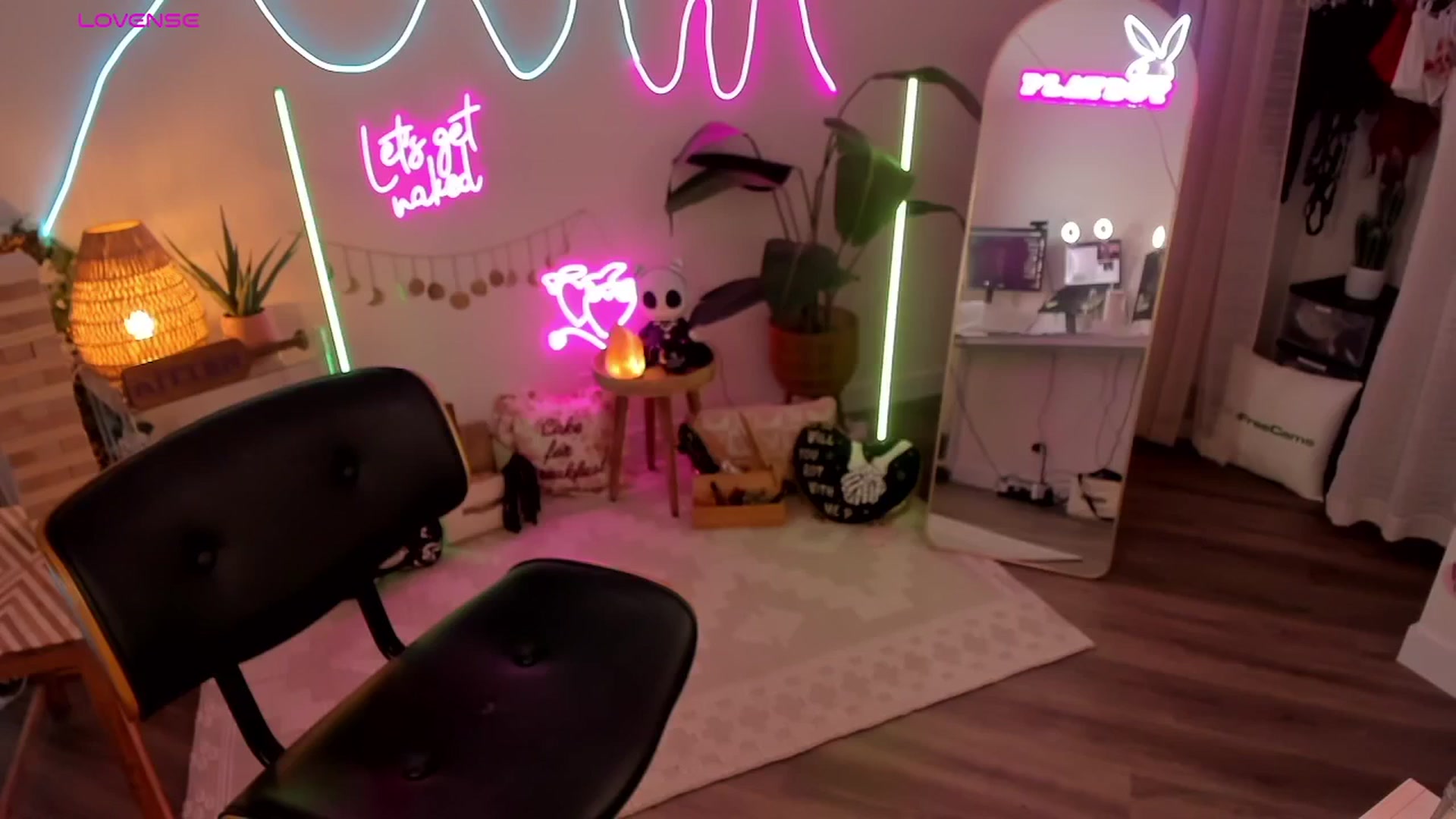 LillieQ video thumbnail