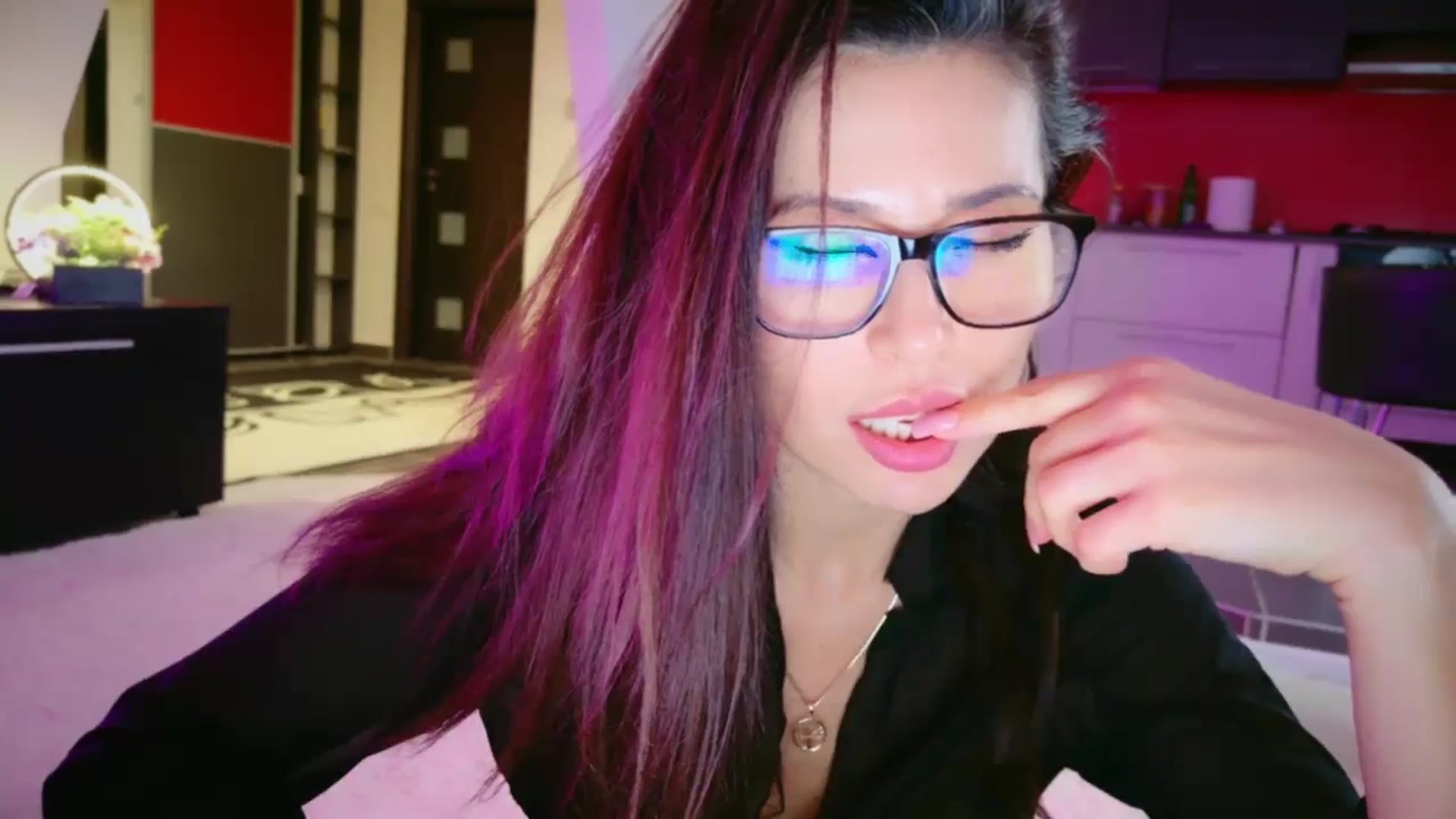 SmileyTinaa video thumbnail