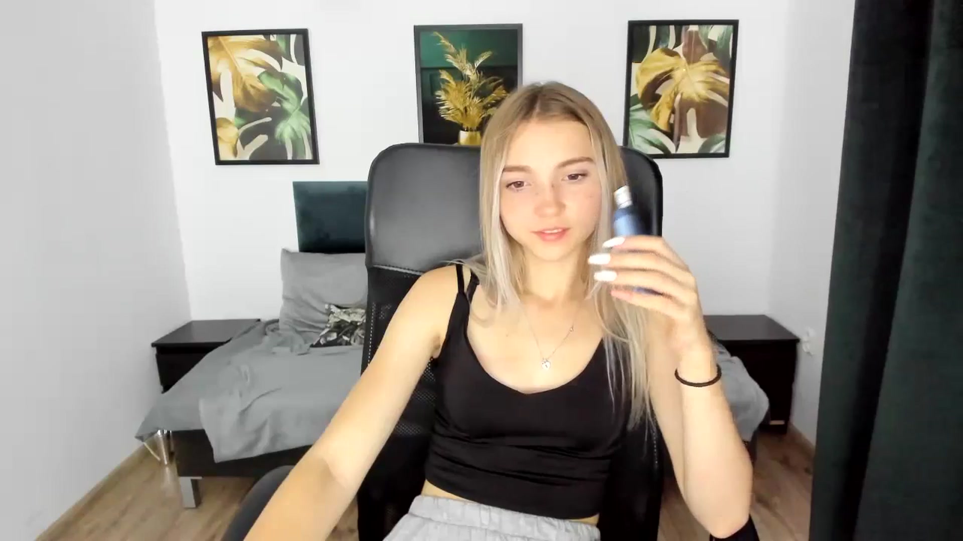 Daisyy video thumbnail