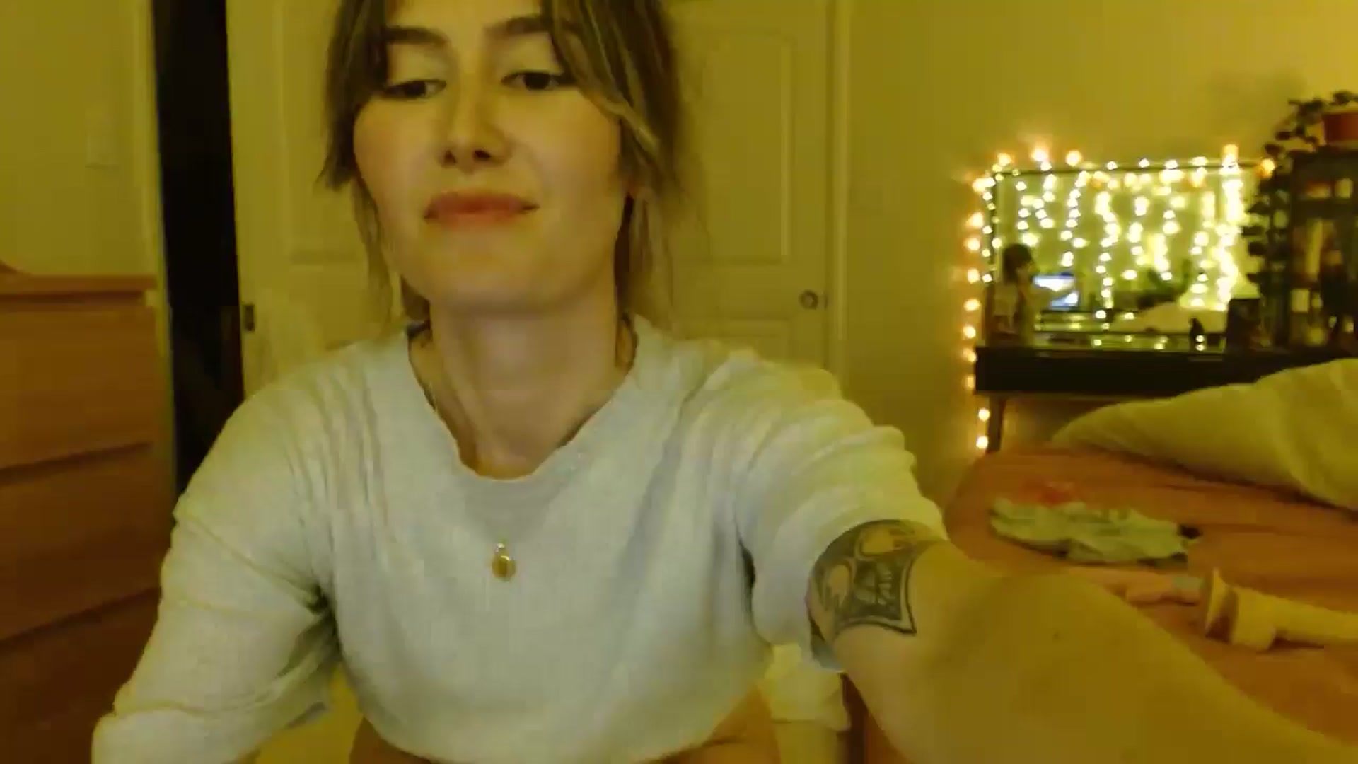 honey28 video thumbnail