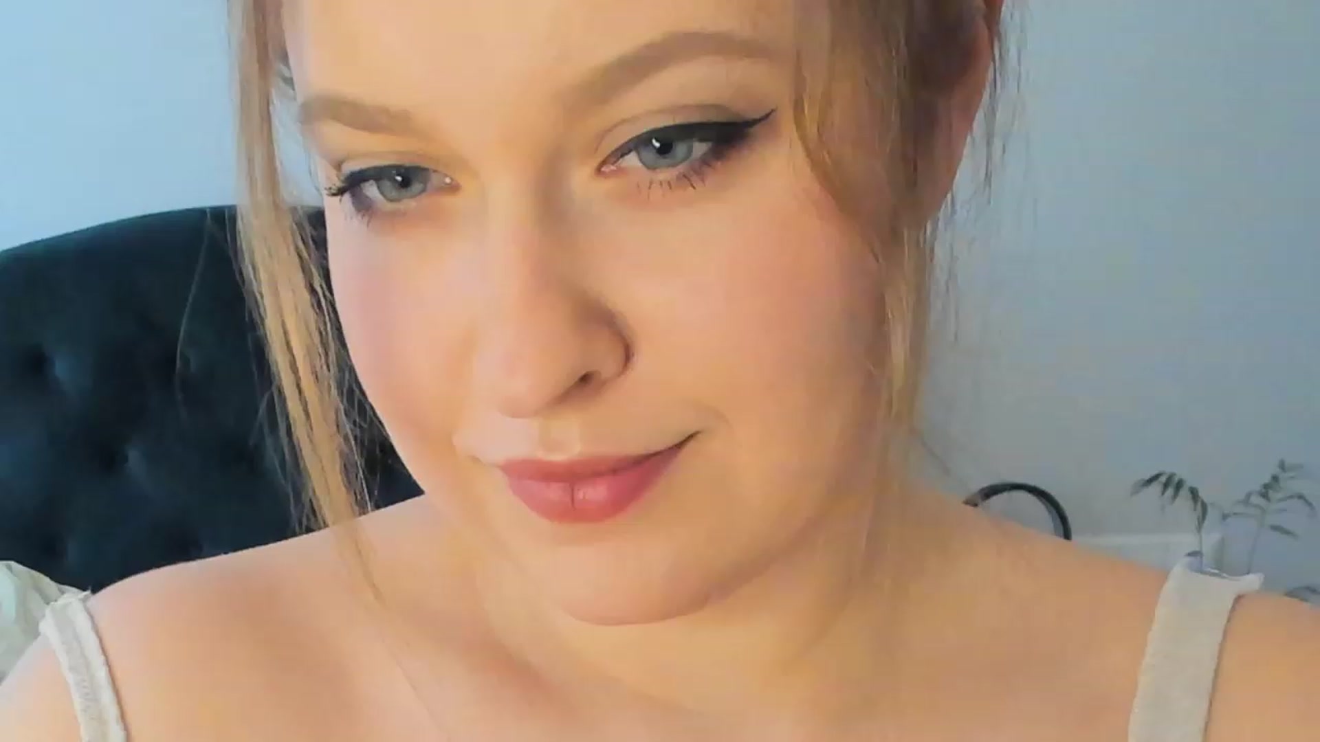 SensualAdict video thumbnail