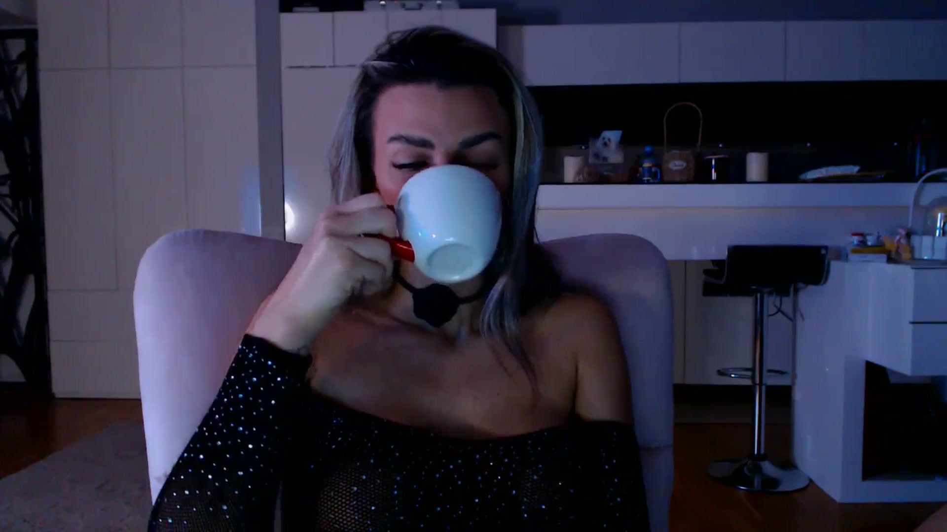 D_y_y video thumbnail
