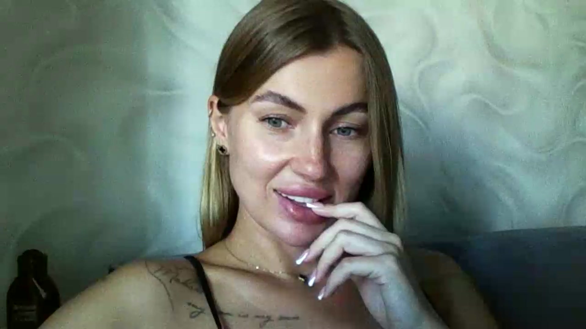 SofiaSimons video thumbnail
