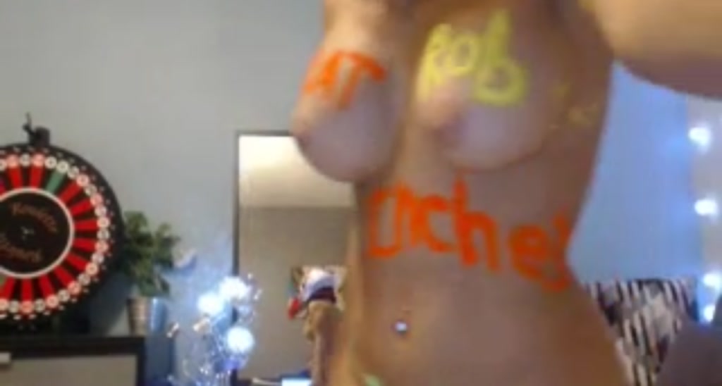 Downloads video thumbnail