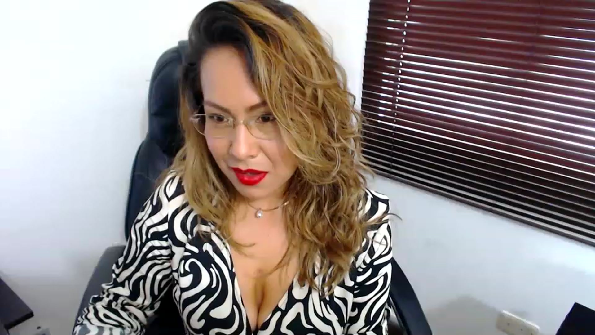 office_secret video thumbnail